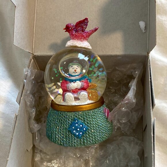 Winter Christmas Snow Man Snow Globe - Picture 1 of 11